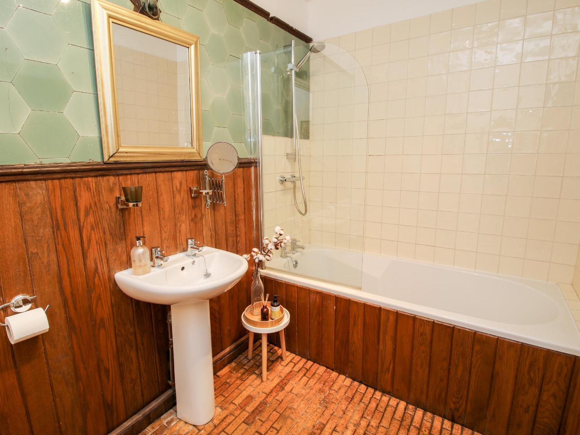 Chetwynd Lodge Stafford Esterno foto